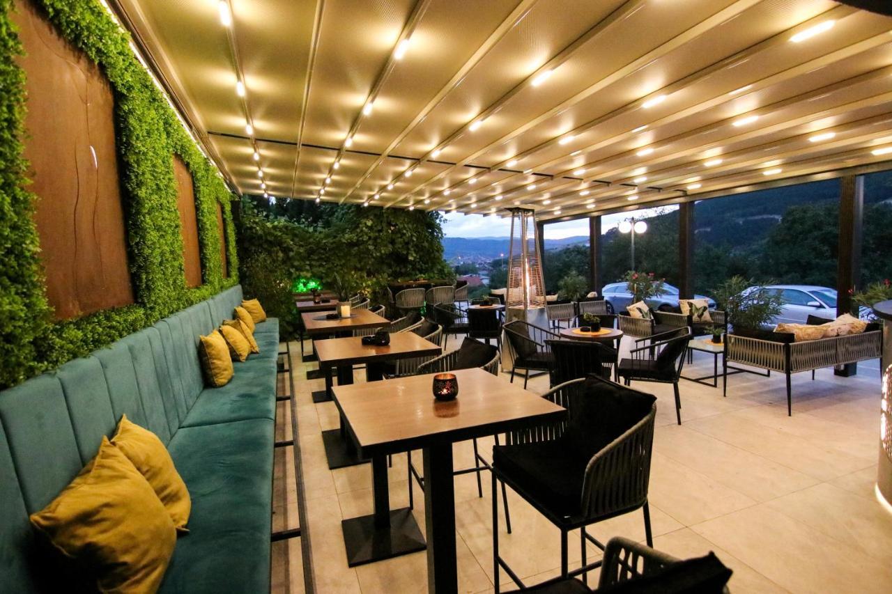 Hotel Happy Dimitrovgrad Esterno foto