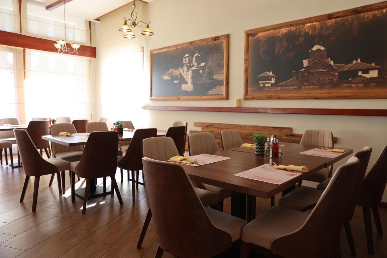 Hotel Happy Dimitrovgrad Esterno foto