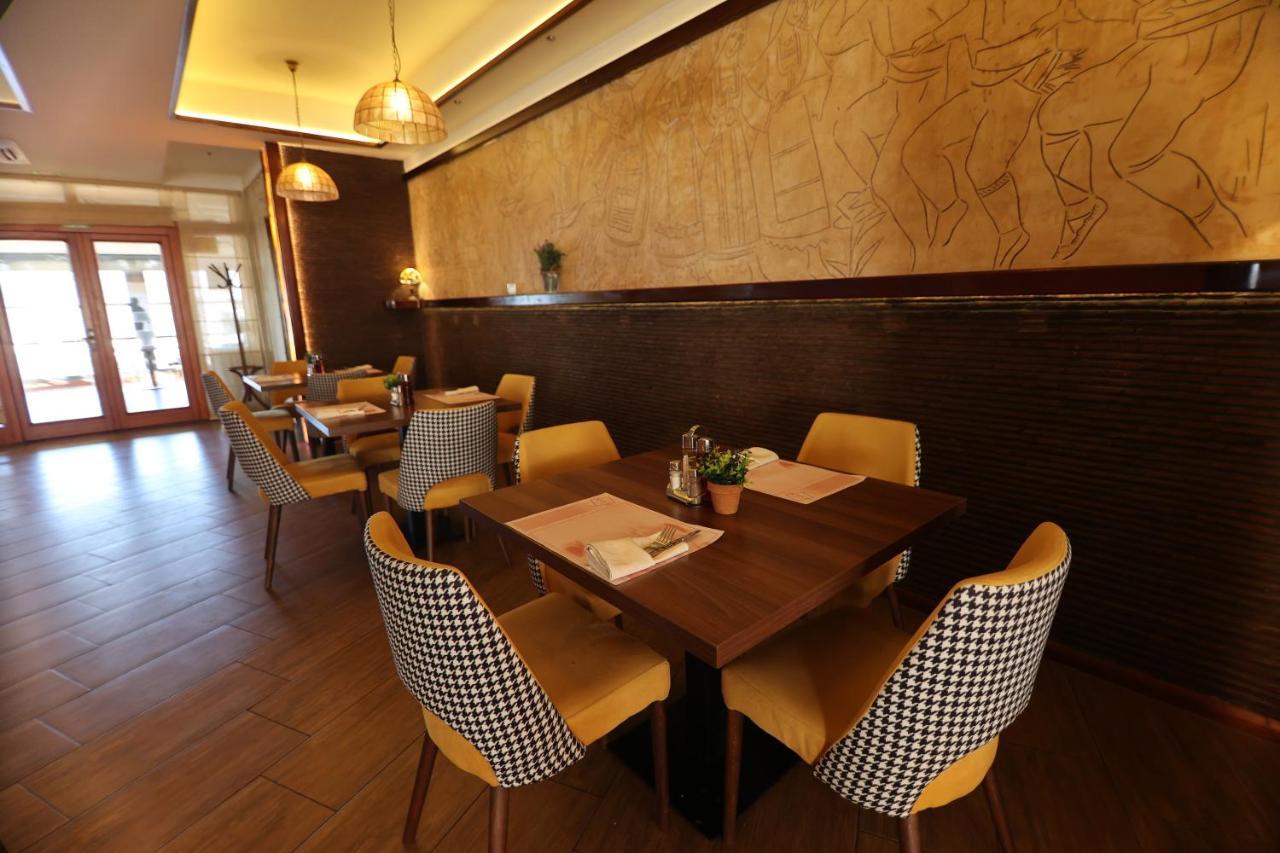 Hotel Happy Dimitrovgrad Esterno foto