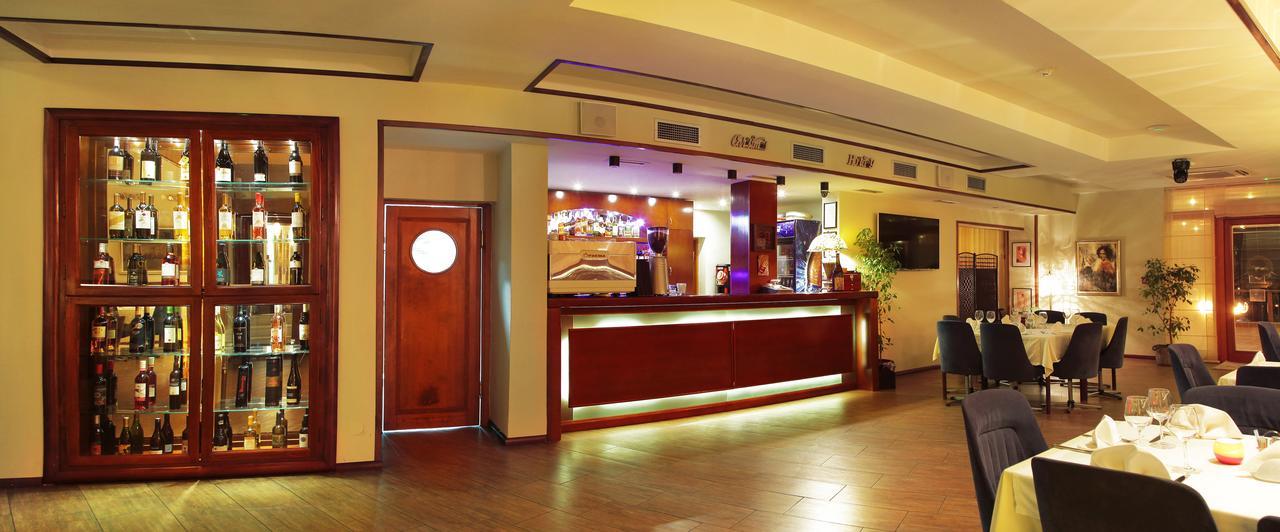 Hotel Happy Dimitrovgrad Esterno foto